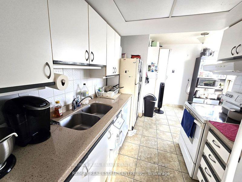 Photo 17 of Unit 303, 30 Malta Avenue, Brampton, Fletcher's Creek South — HOMEH