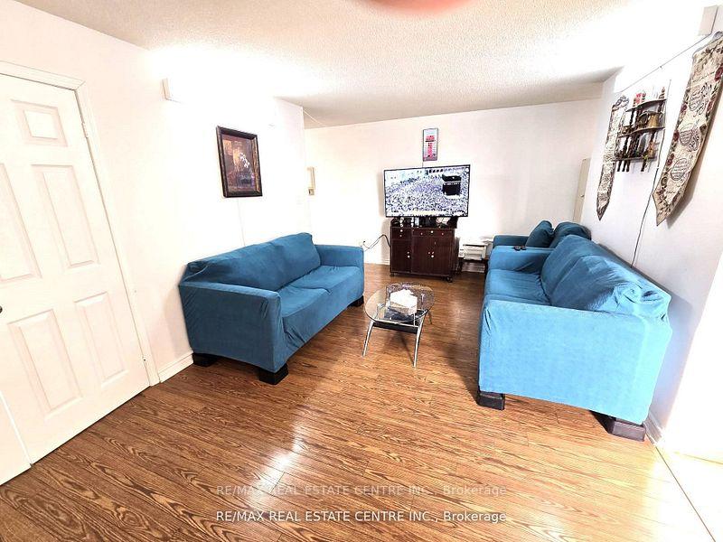 Photo 6 of Unit 303, 30 Malta Avenue, Brampton, Fletcher's Creek South — HOMEH