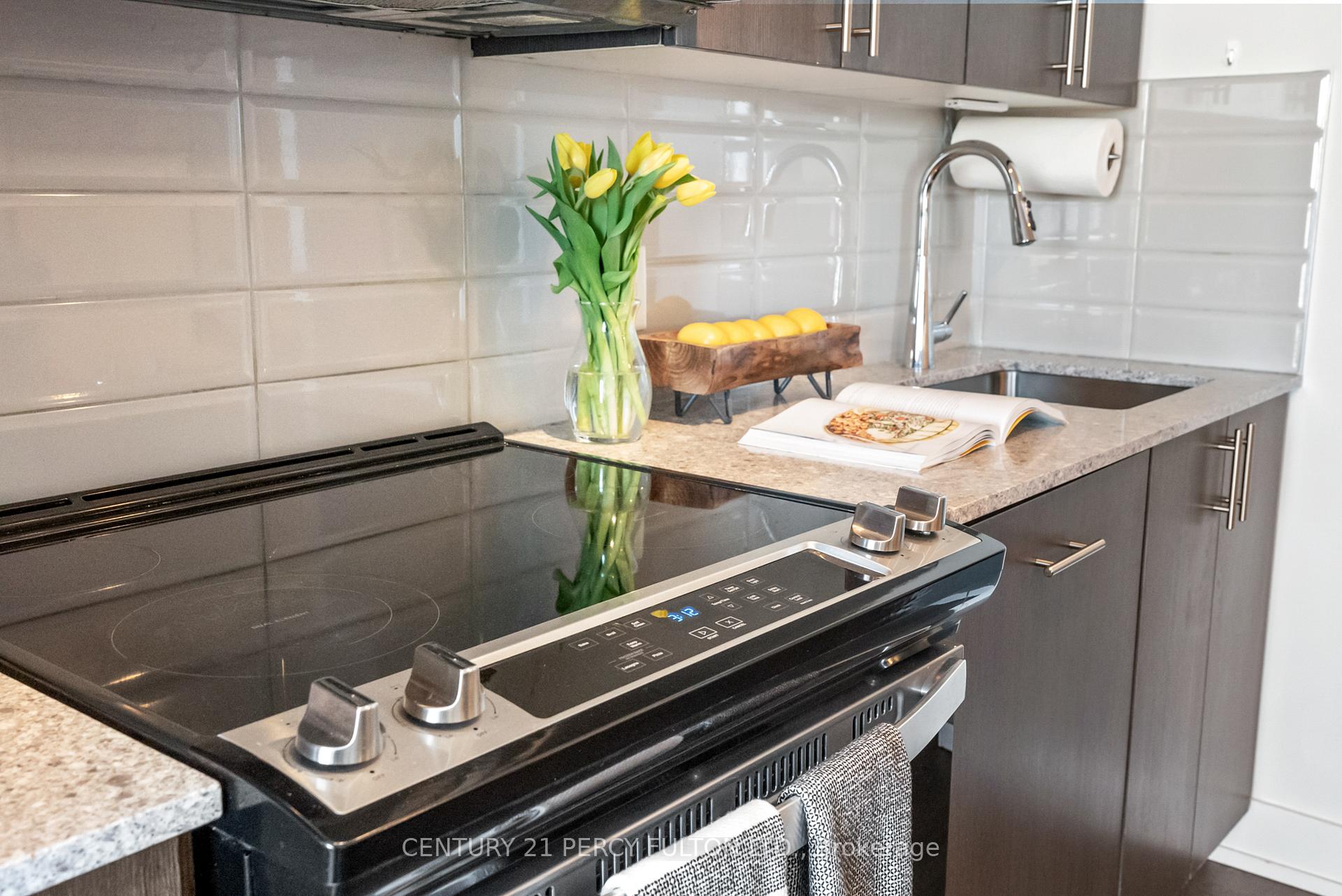 Photo 8 of Unit 2509, 2550 Simcoe Street N, Oshawa, Windfields — HOMEH