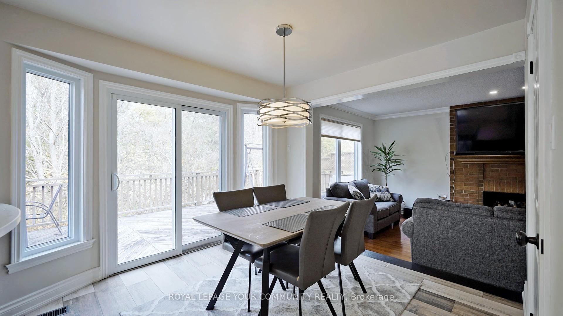 Photo 10 of 100 Delayne Drive, Aurora, Aurora Heights — HOMEH