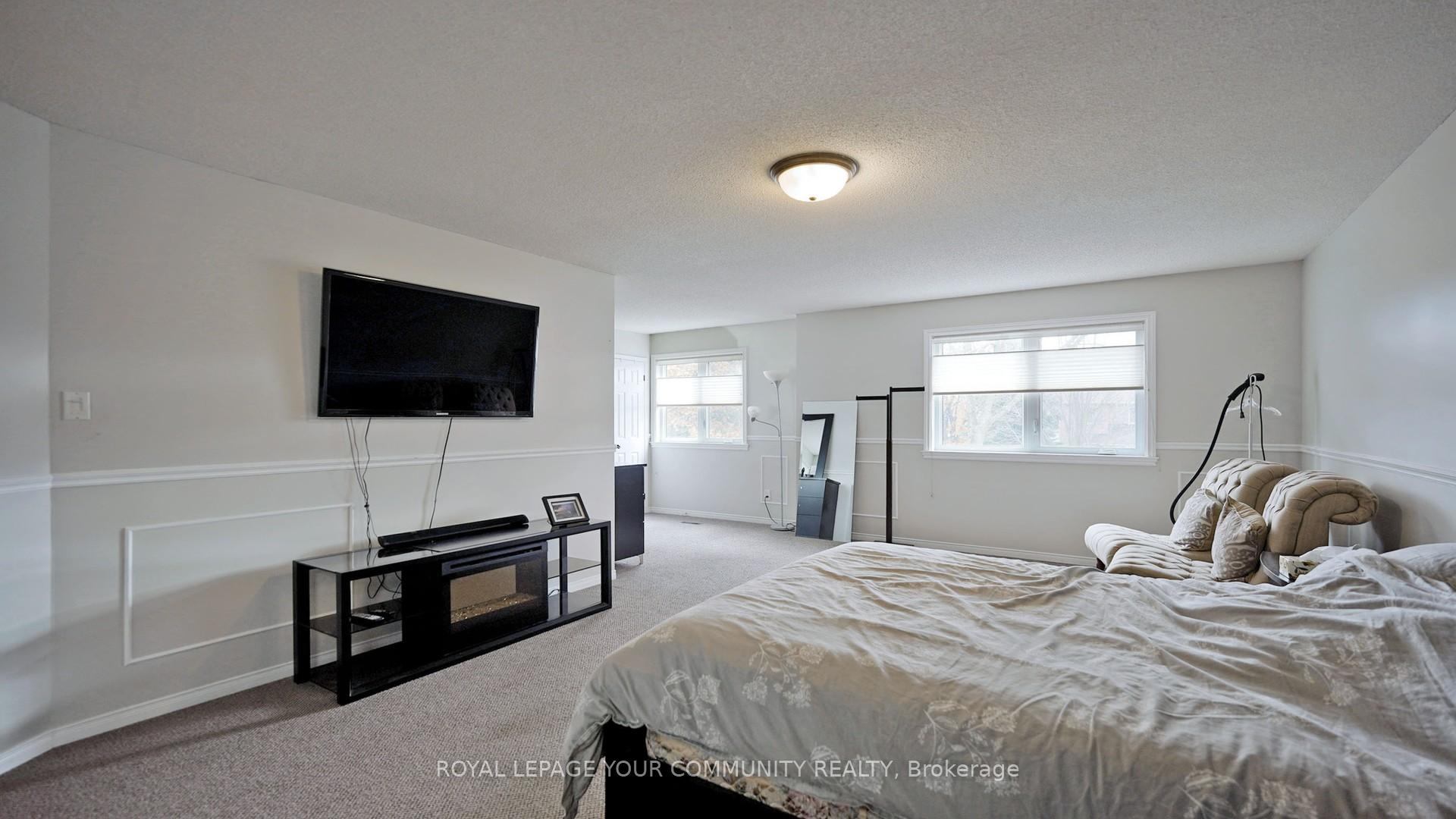 Photo 26 of 100 Delayne Drive, Aurora, Aurora Heights — HOMEH