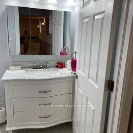 Photo 5 of 97 North Ridge Road, Vaughan, West Woodbridge — HOMEH