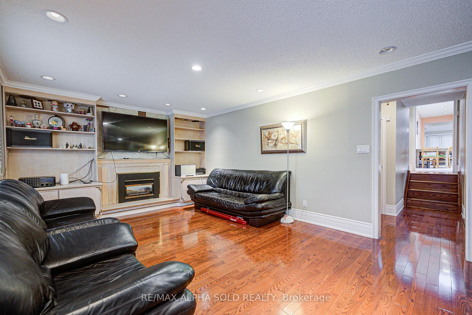 Photo 18 of 108 Babcombe Drive, Markham, Bayview Glen — HOMEH