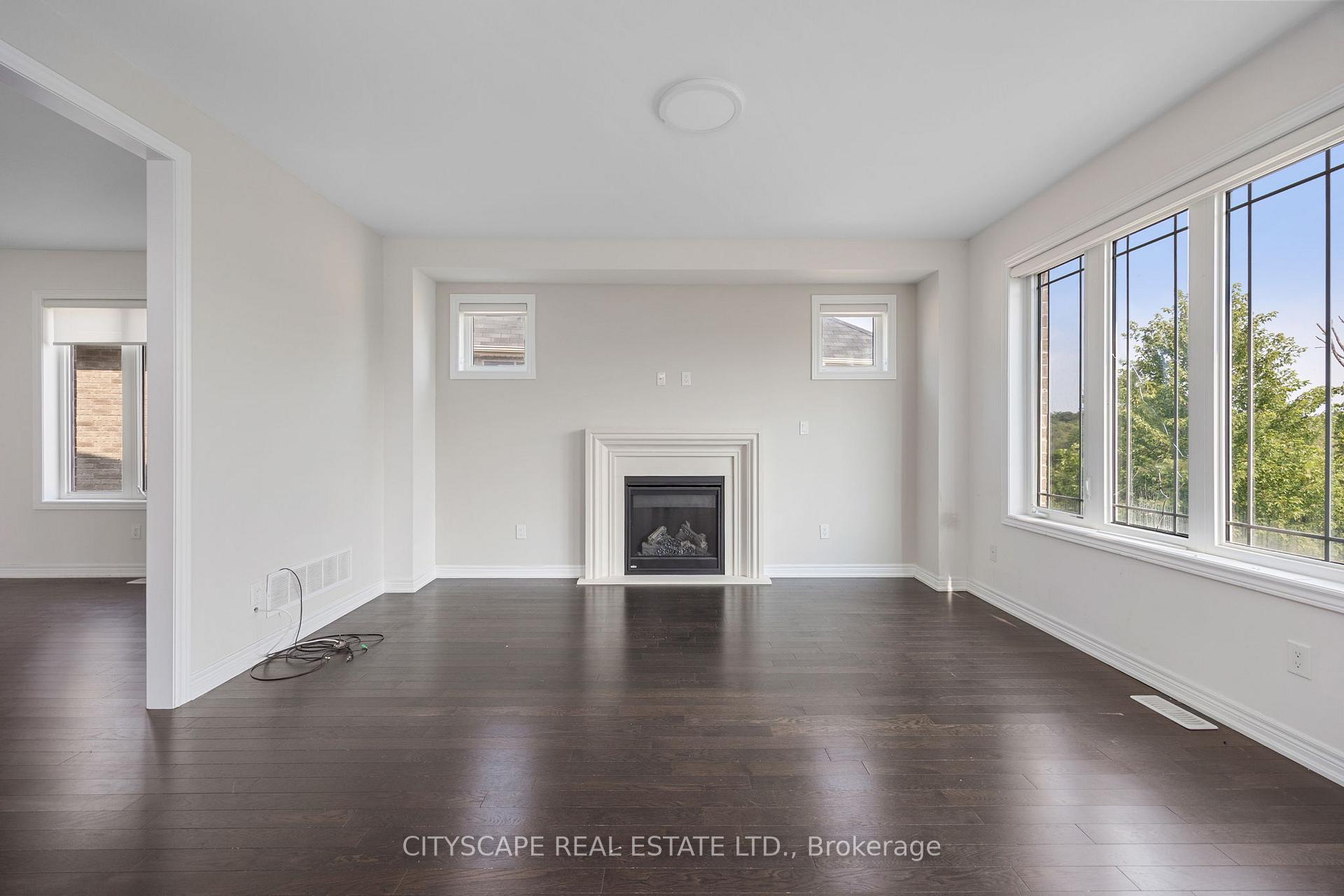 Photo 8 of 907 Green Street, Innisfil, Lefroy — HOMEH