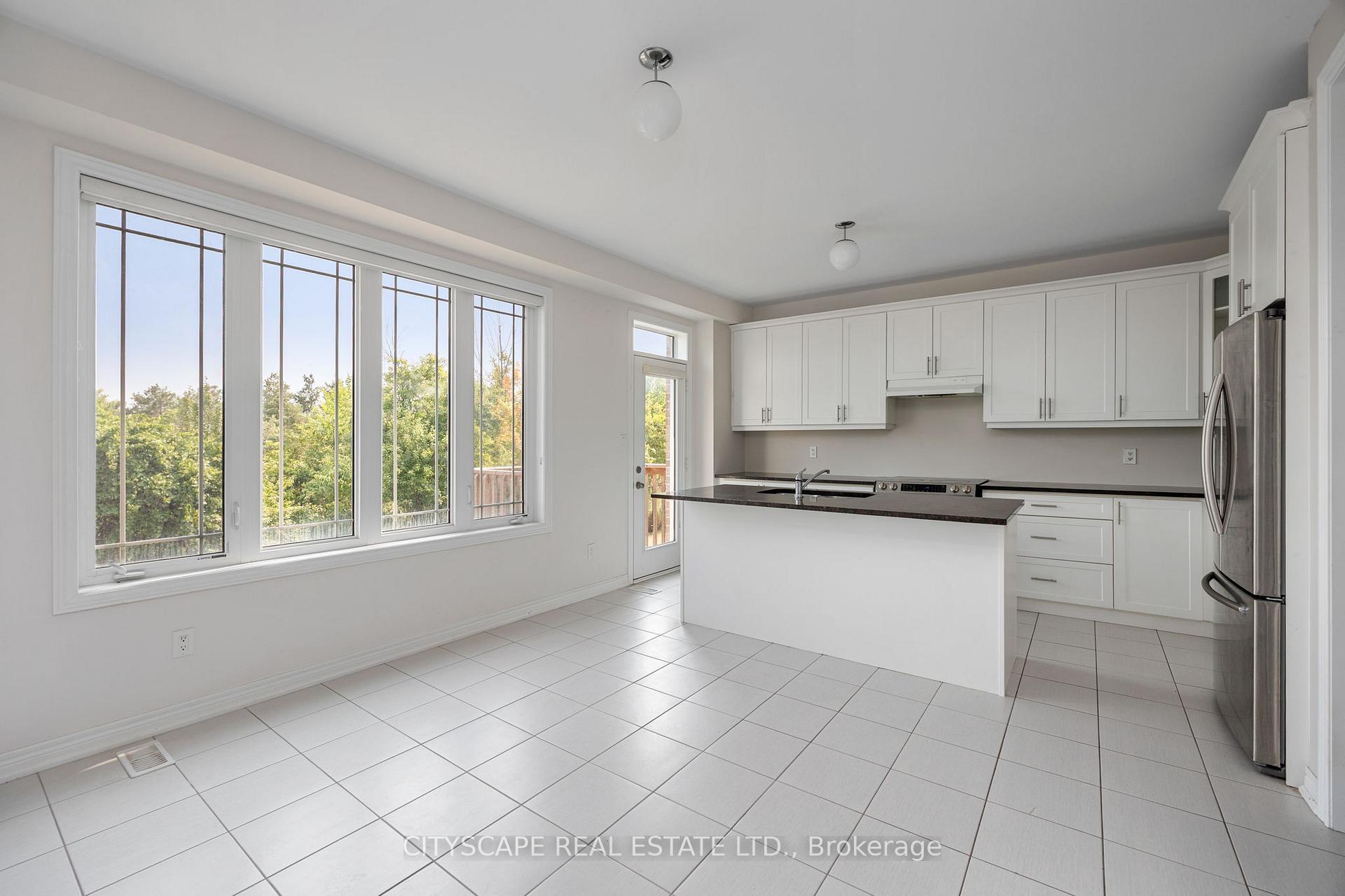 Photo 9 of 907 Green Street, Innisfil, Lefroy — HOMEH