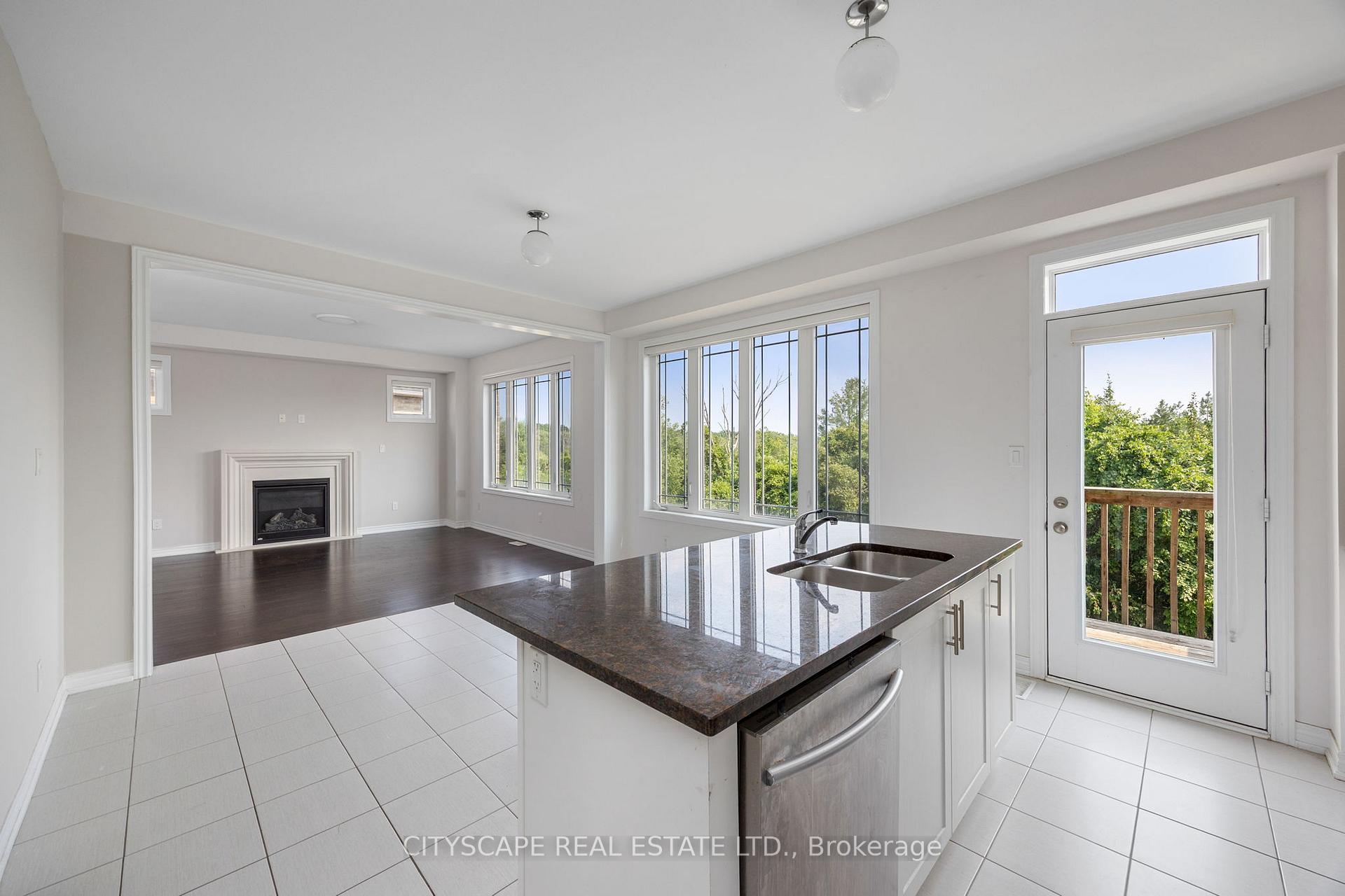 Photo 21 of 907 Green Street, Innisfil, Lefroy — HOMEH