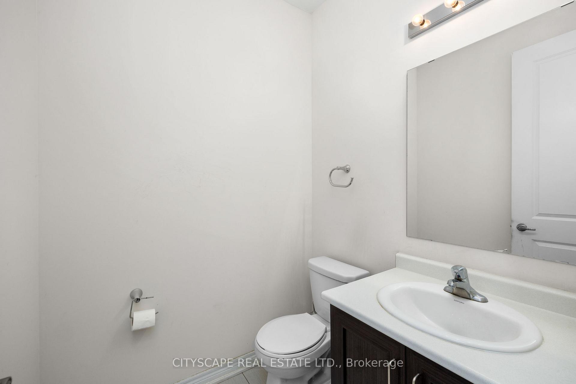 Photo 16 of 907 Green Street, Innisfil, Lefroy — HOMEH