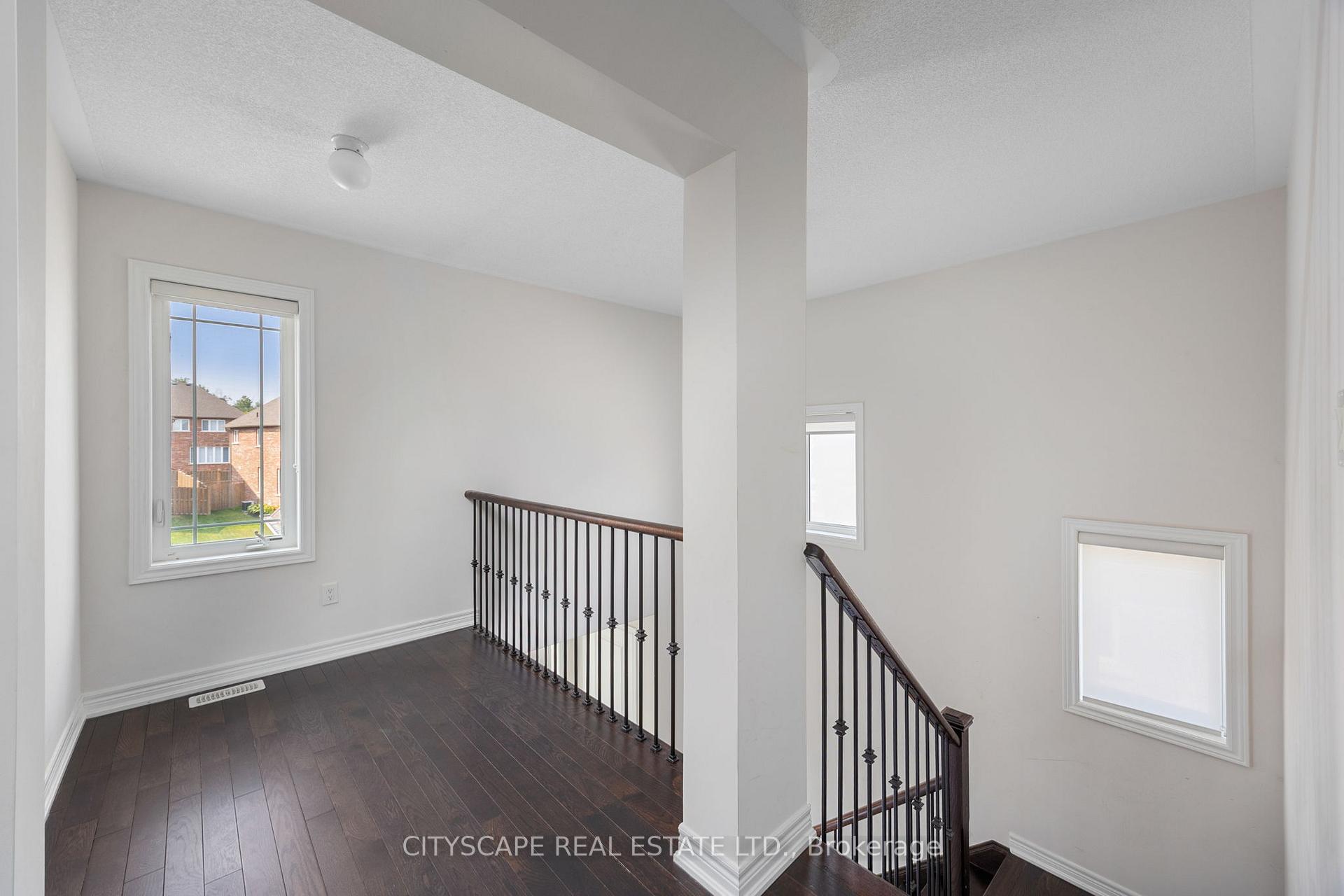 Photo 14 of 907 Green Street, Innisfil, Lefroy — HOMEH