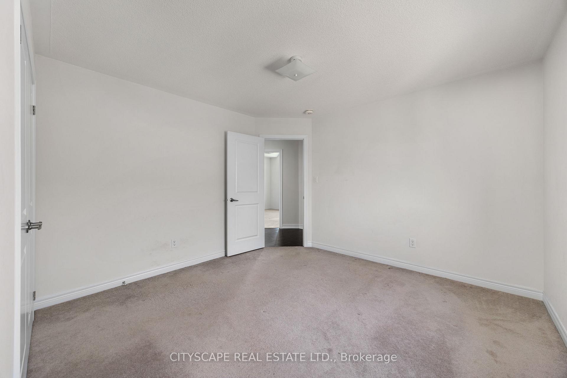 Photo 31 of 907 Green Street, Innisfil, Lefroy — HOMEH