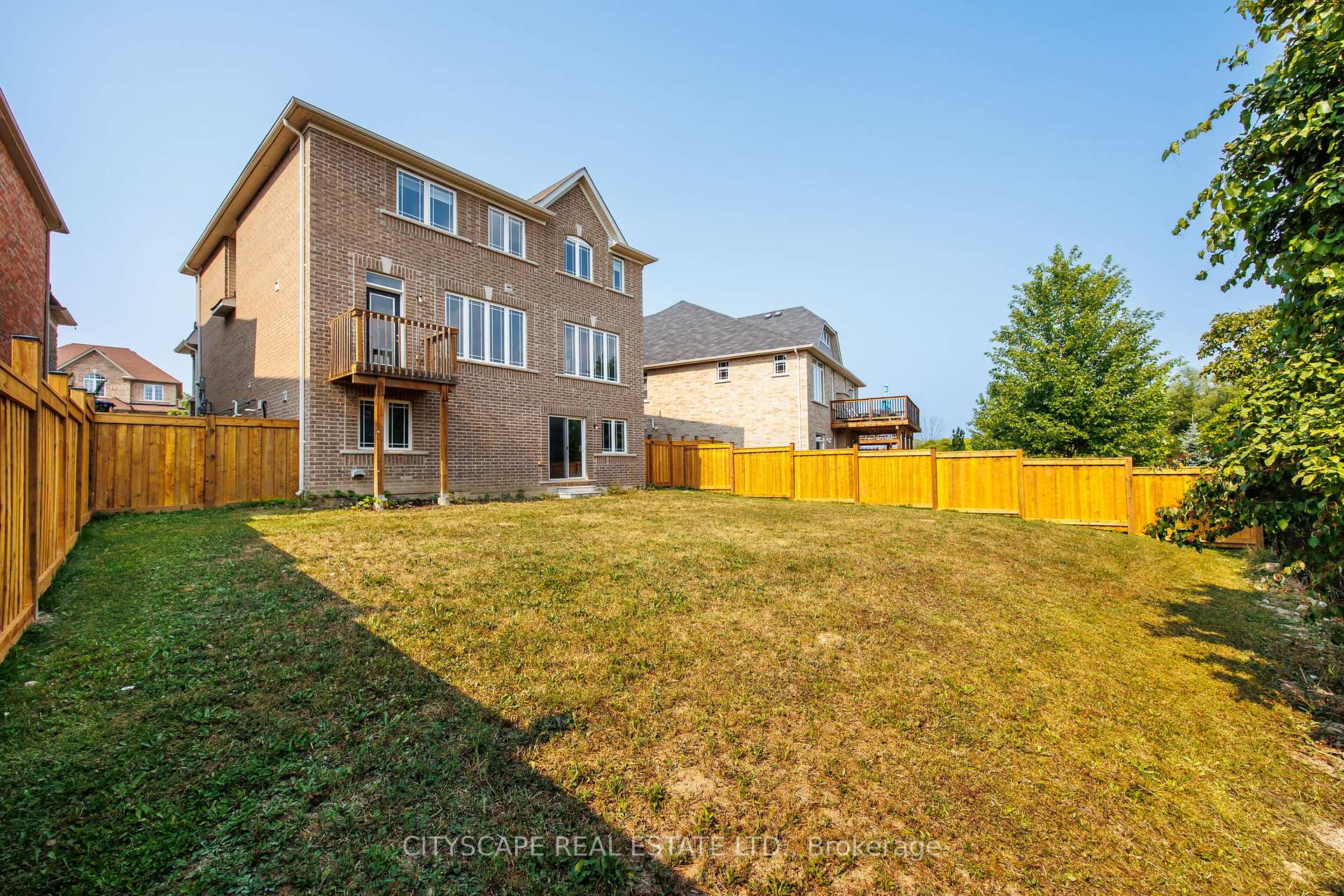 Photo 34 of 907 Green Street, Innisfil, Lefroy — HOMEH
