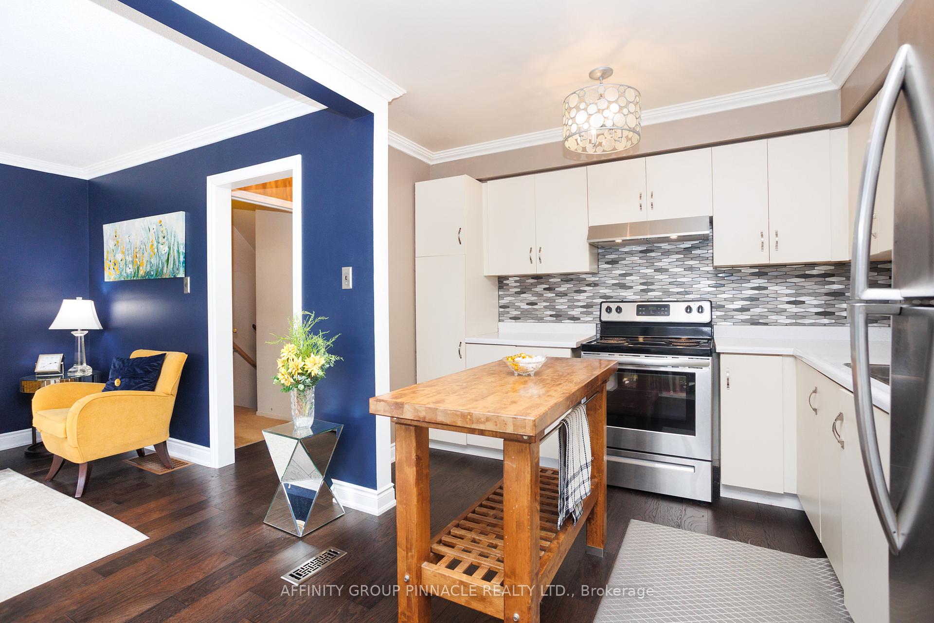Photo 4 of Unit 33, 433 May Street, Brock, Beaverton — HOMEH