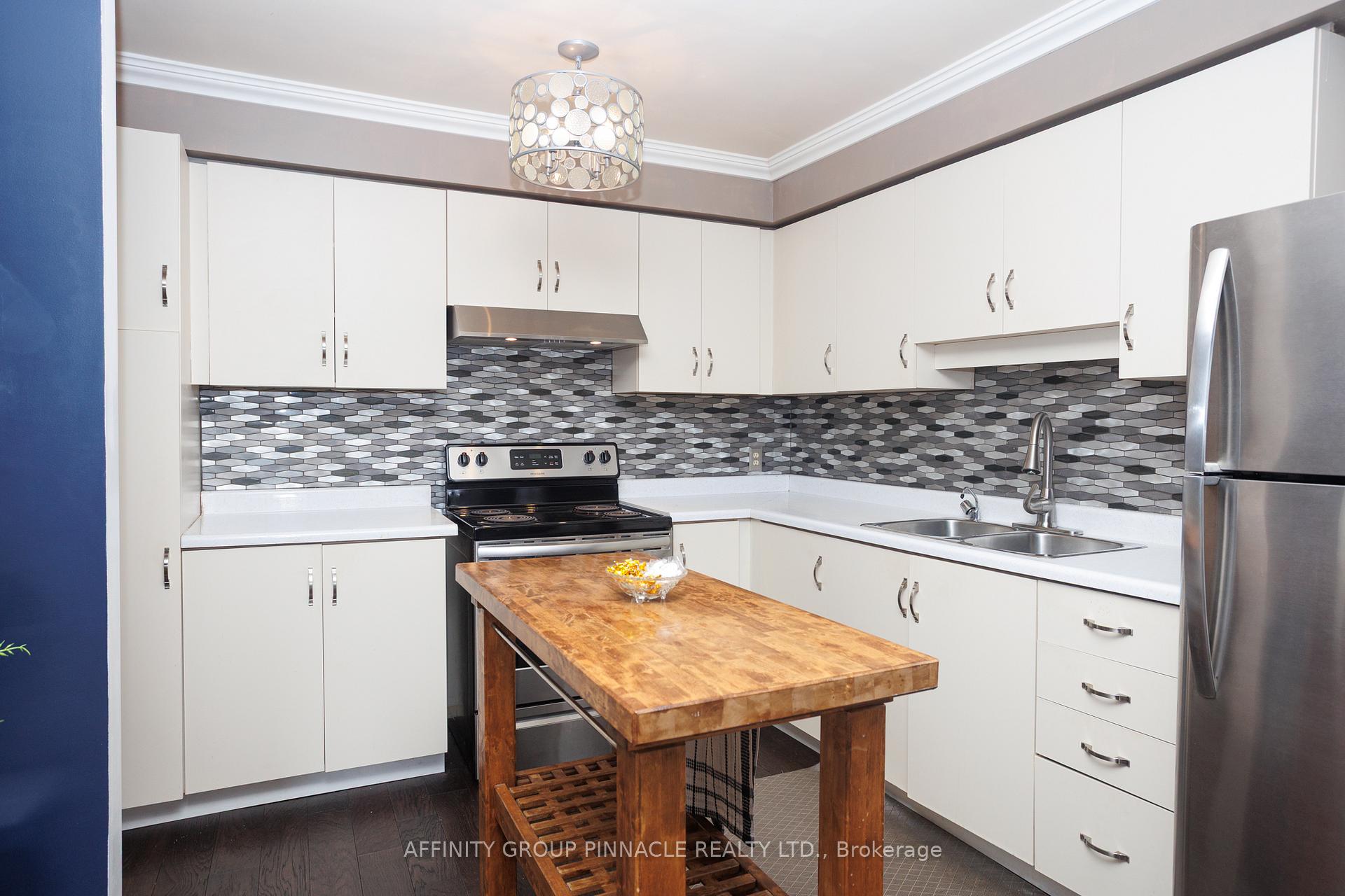 Photo 19 of Unit 33, 433 May Street, Brock, Beaverton — HOMEH