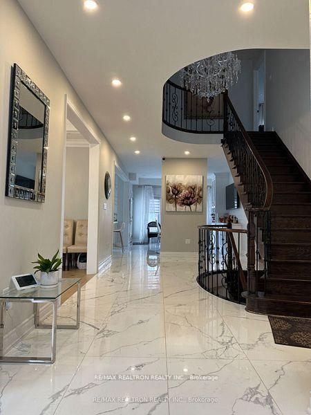 Photo 2 of 113 Reansbury Crescent, Markham, Cachet — HOMEH
