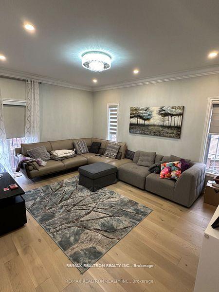 Photo 10 of 113 Reansbury Crescent, Markham, Cachet — HOMEH
