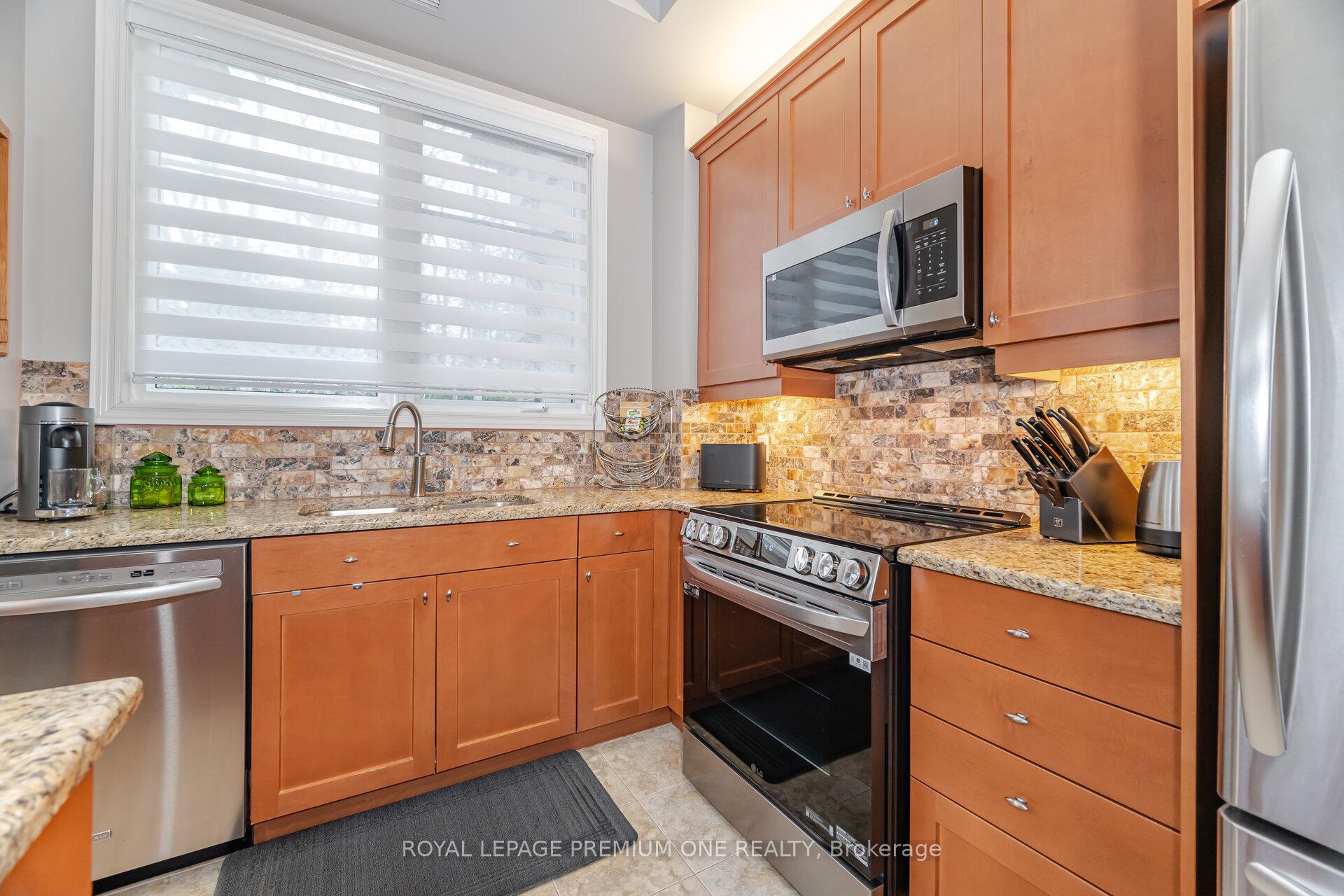 Photo 8 of Unit 509, 60 Ann Street, Caledon, Bolton North — HOMEH