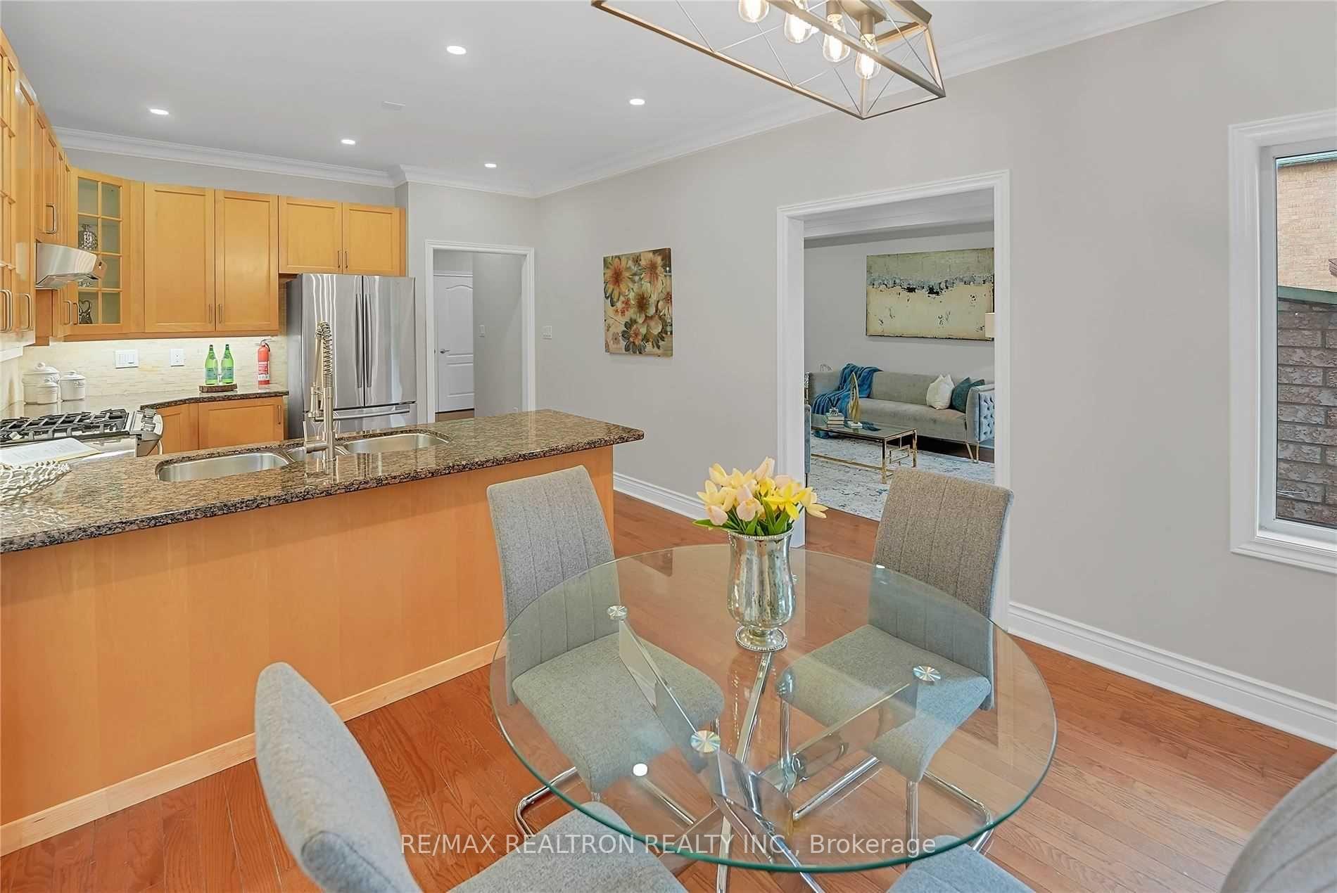 Photo 9 of 36 Marco Sgotto Avenue, Vaughan, Sonoma Heights — HOMEH