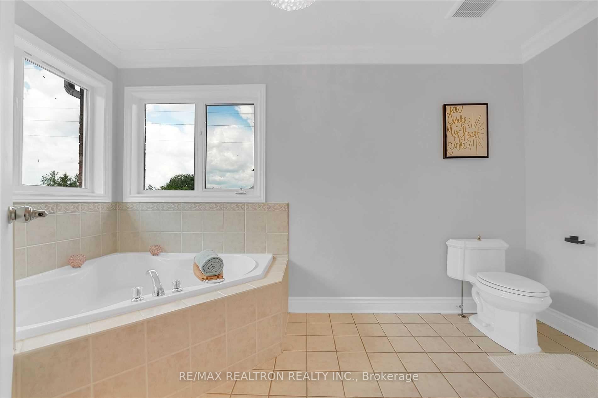 Photo 11 of 36 Marco Sgotto Avenue, Vaughan, Sonoma Heights — HOMEH