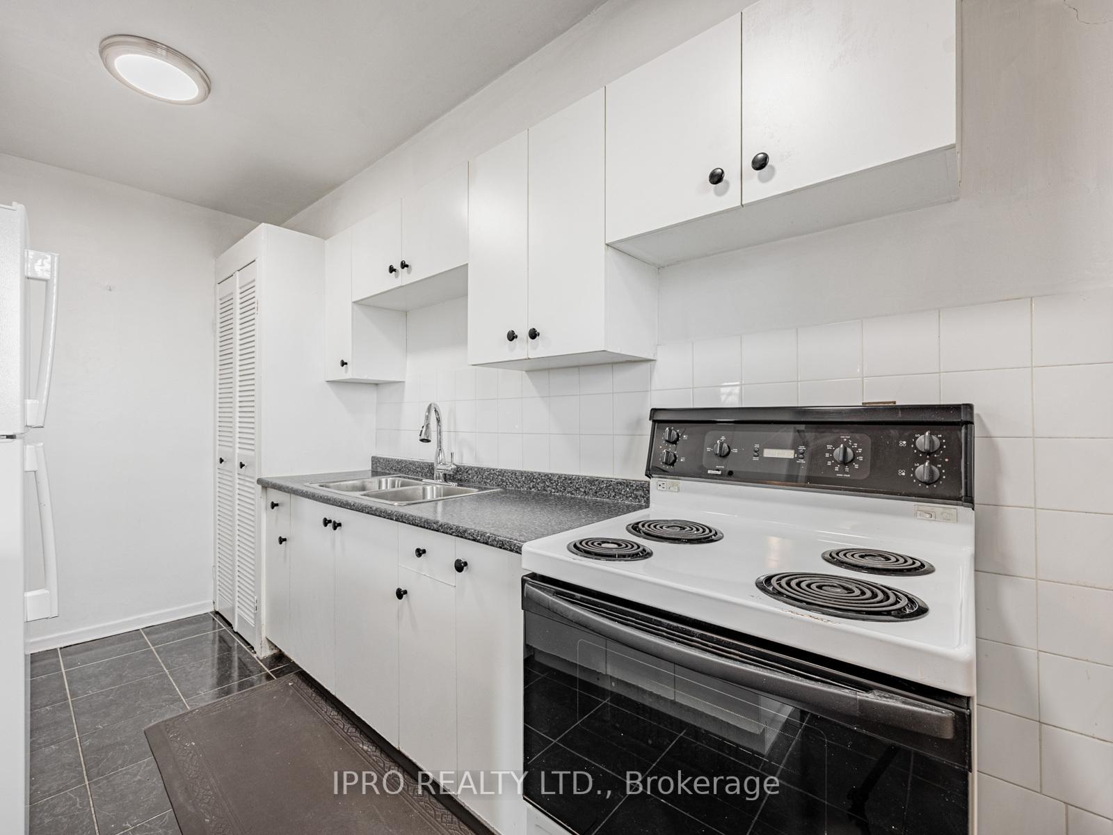 Photo 4 of Unit 1201, 1145 Logan Avenue, Toronto, Broadview North — HOMEH