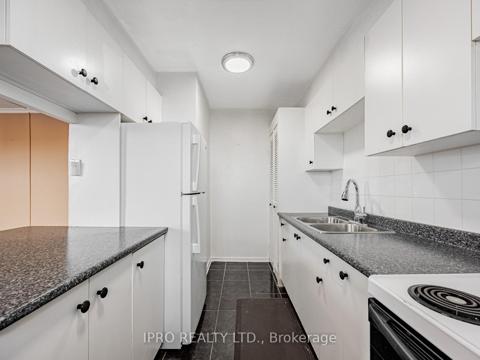 Photo 3 of Unit 1201, 1145 Logan Avenue, Toronto, Broadview North — HOMEH