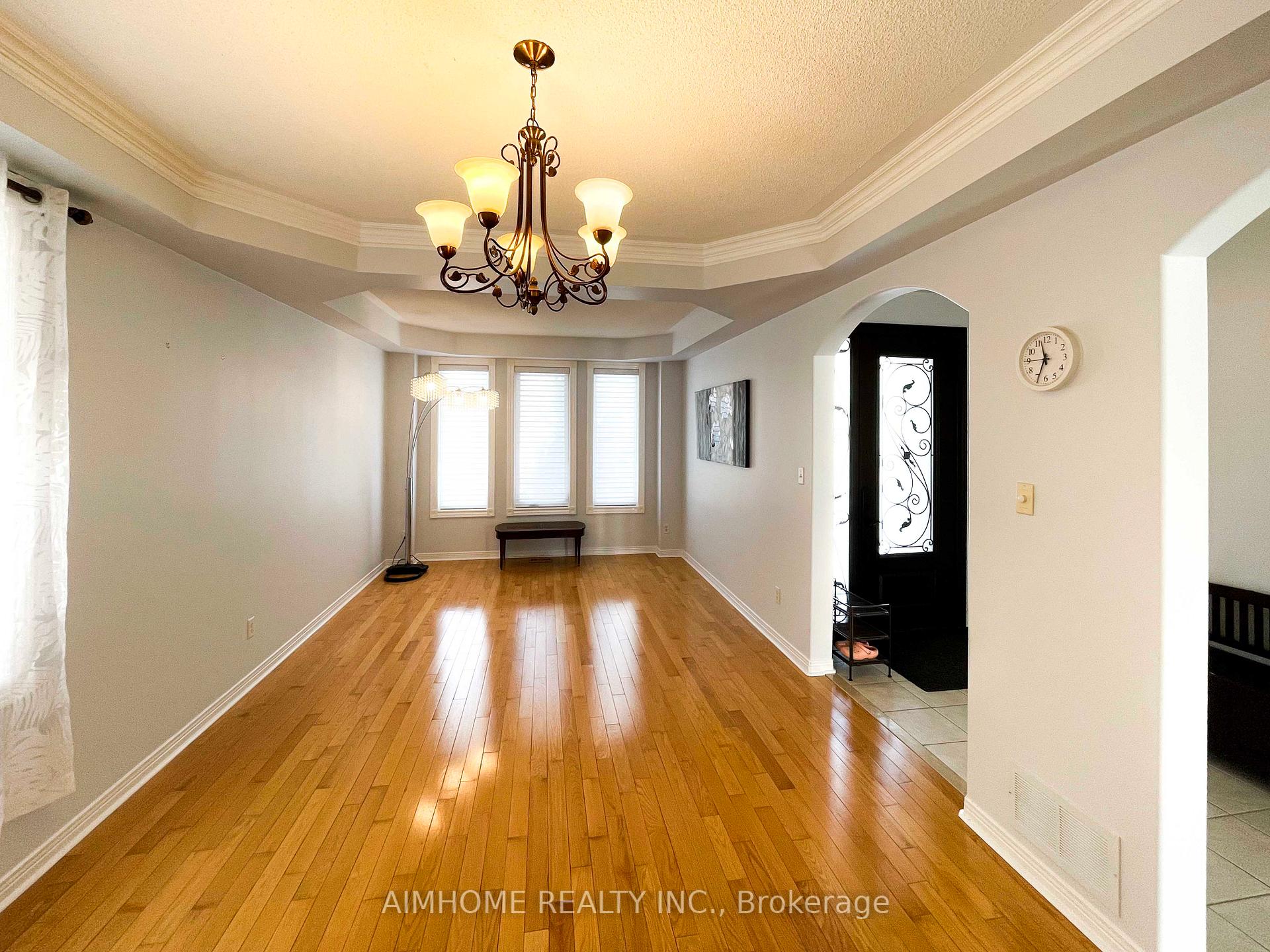 Photo 5 of 76 Burndenford Crescent, Markham, Unionville — HOMEH