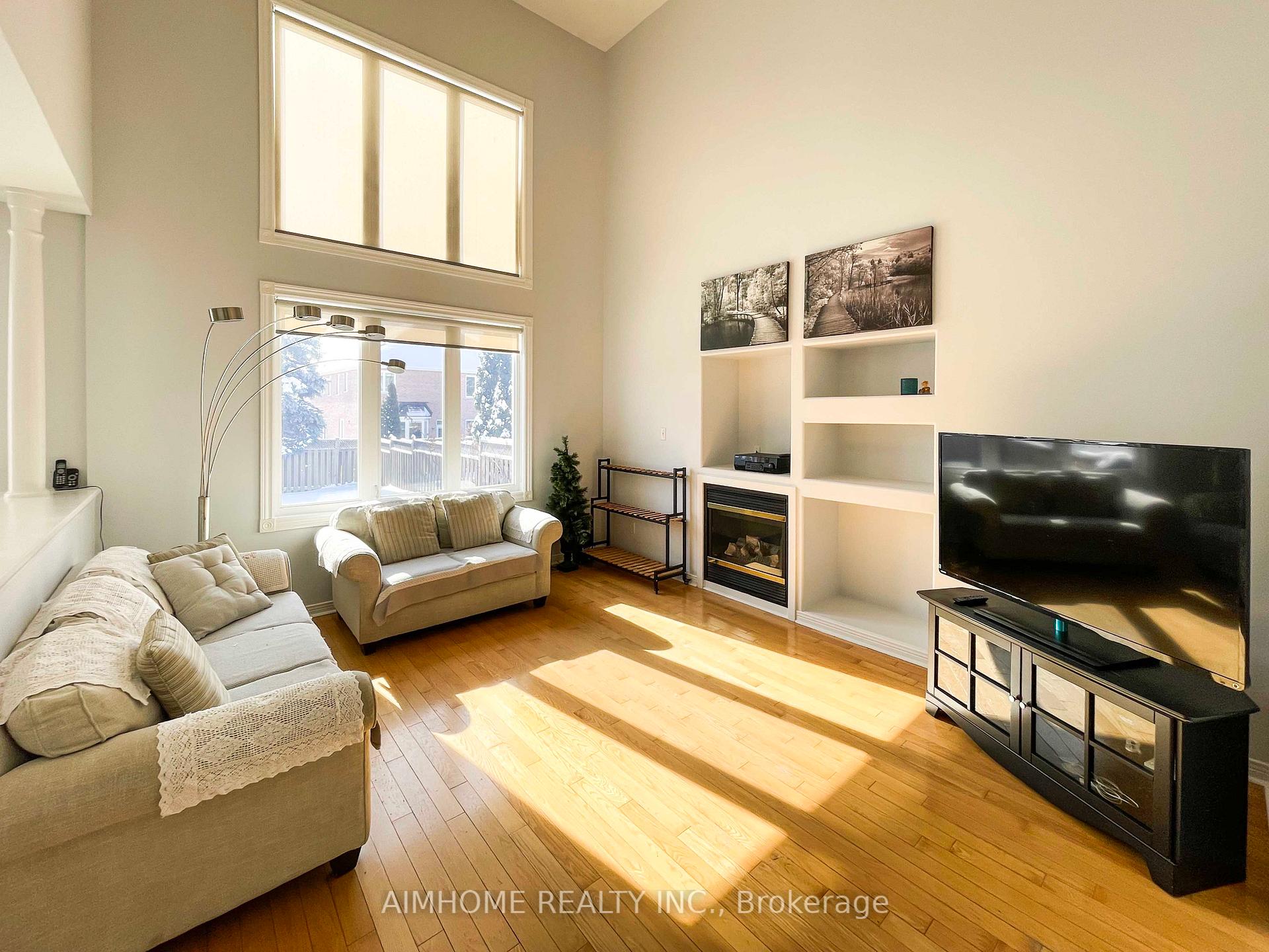Photo 6 of 76 Burndenford Crescent, Markham, Unionville — HOMEH