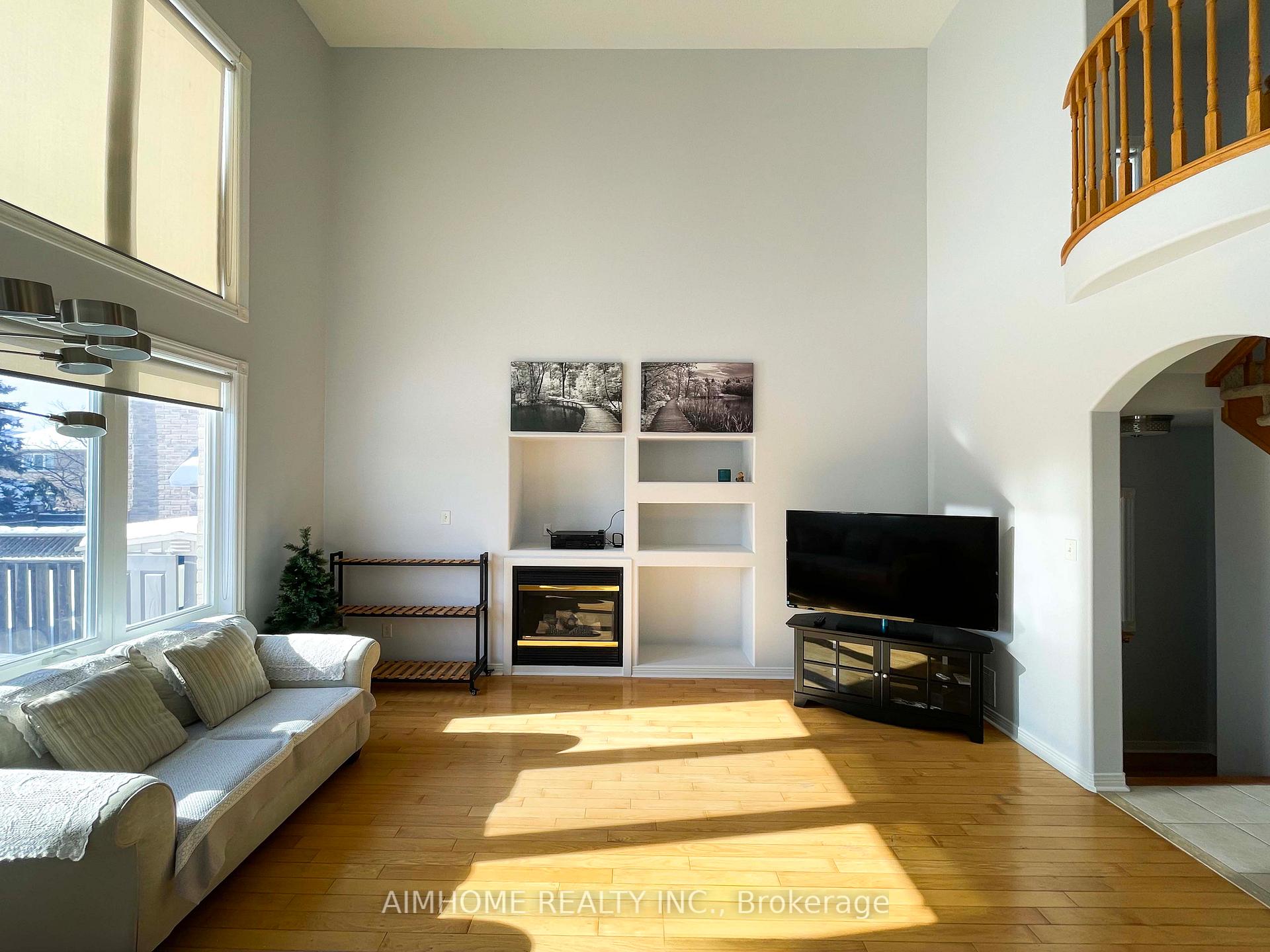 Photo 10 of 76 Burndenford Crescent, Markham, Unionville — HOMEH