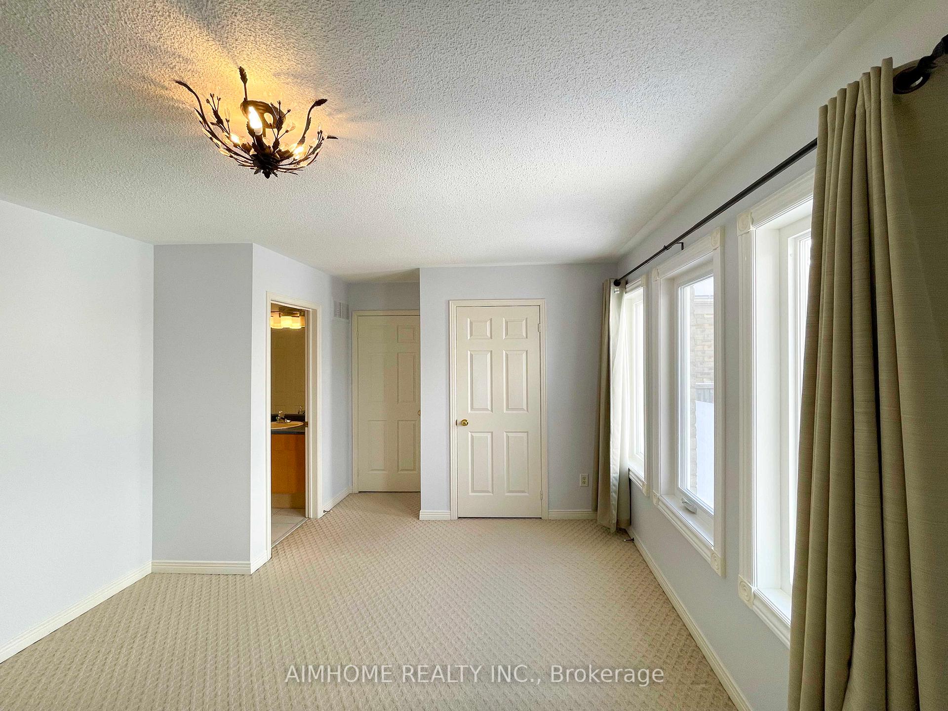 Photo 8 of 76 Burndenford Crescent, Markham, Unionville — HOMEH