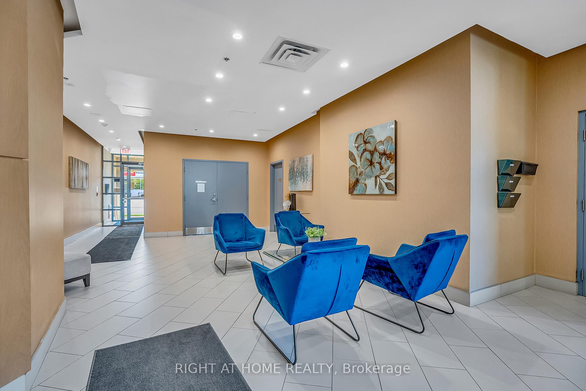 Photo 3 of Unit 508, 7730 Kipling Avenue, Vaughan, West Woodbridge — HOMEH