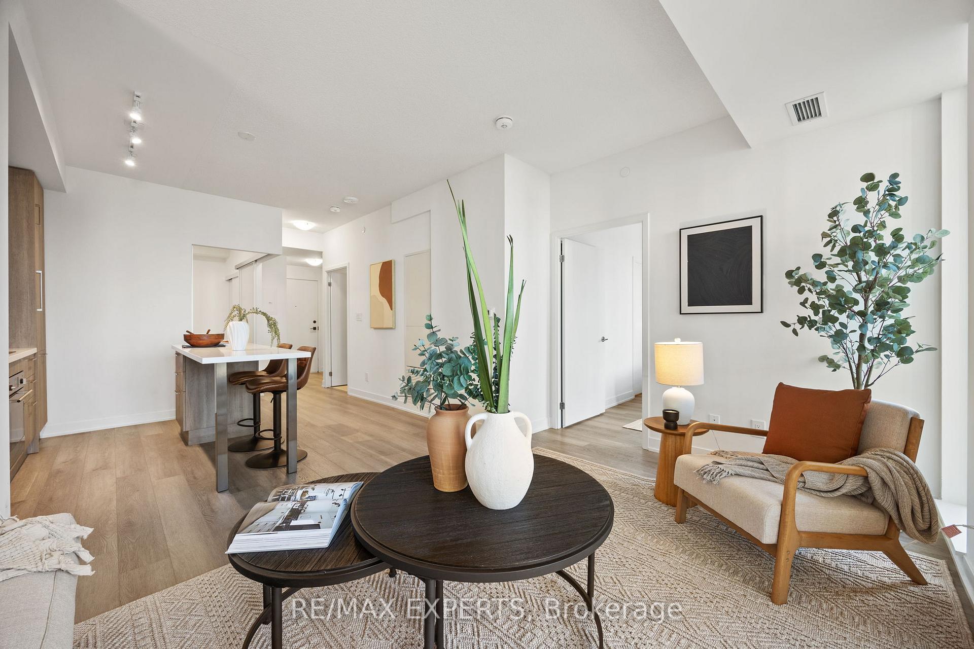 Photo 5 of Unit 828, 8119 Birchmount Road, Markham, Unionville — HOMEH