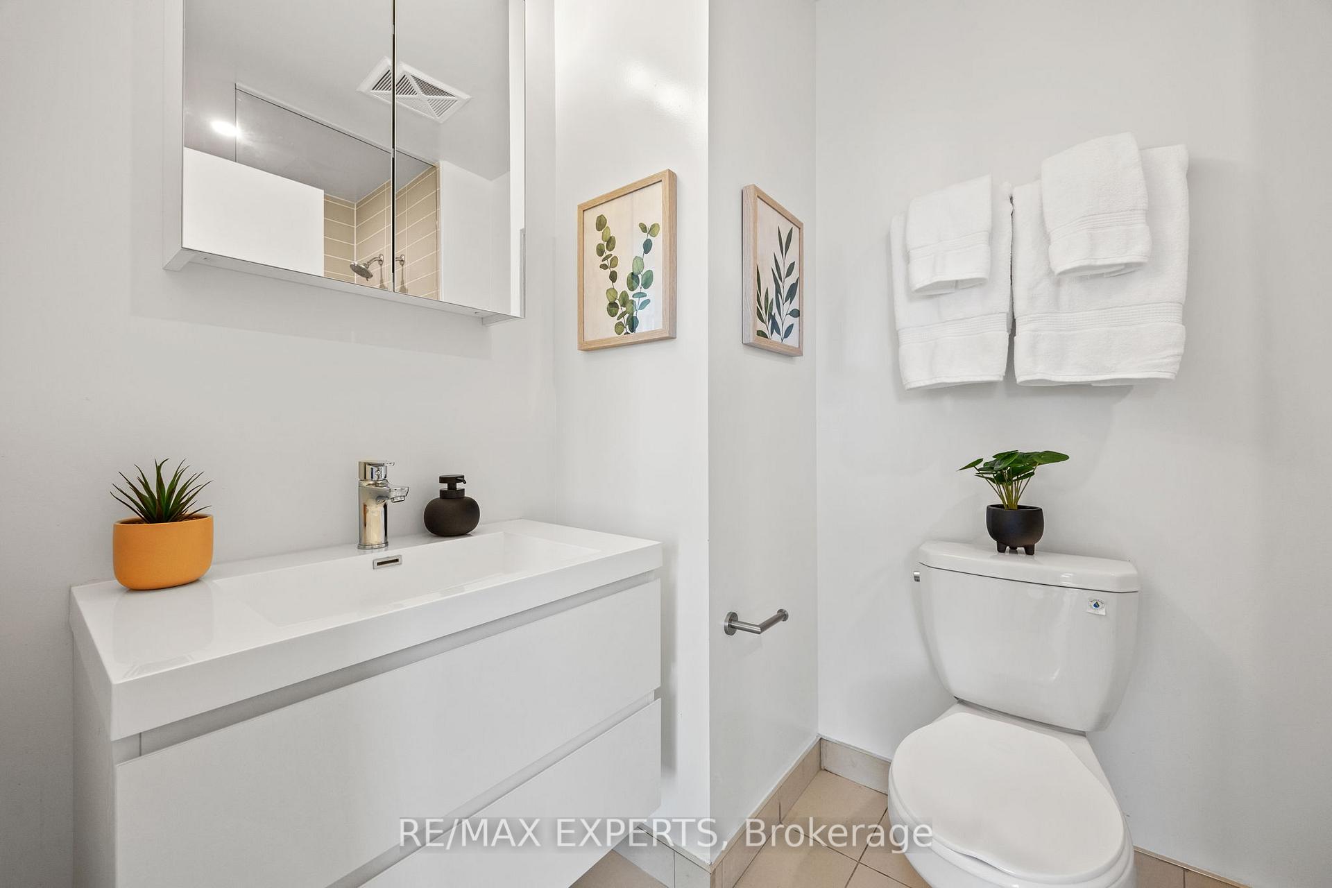 Photo 8 of Unit 828, 8119 Birchmount Road, Markham, Unionville — HOMEH