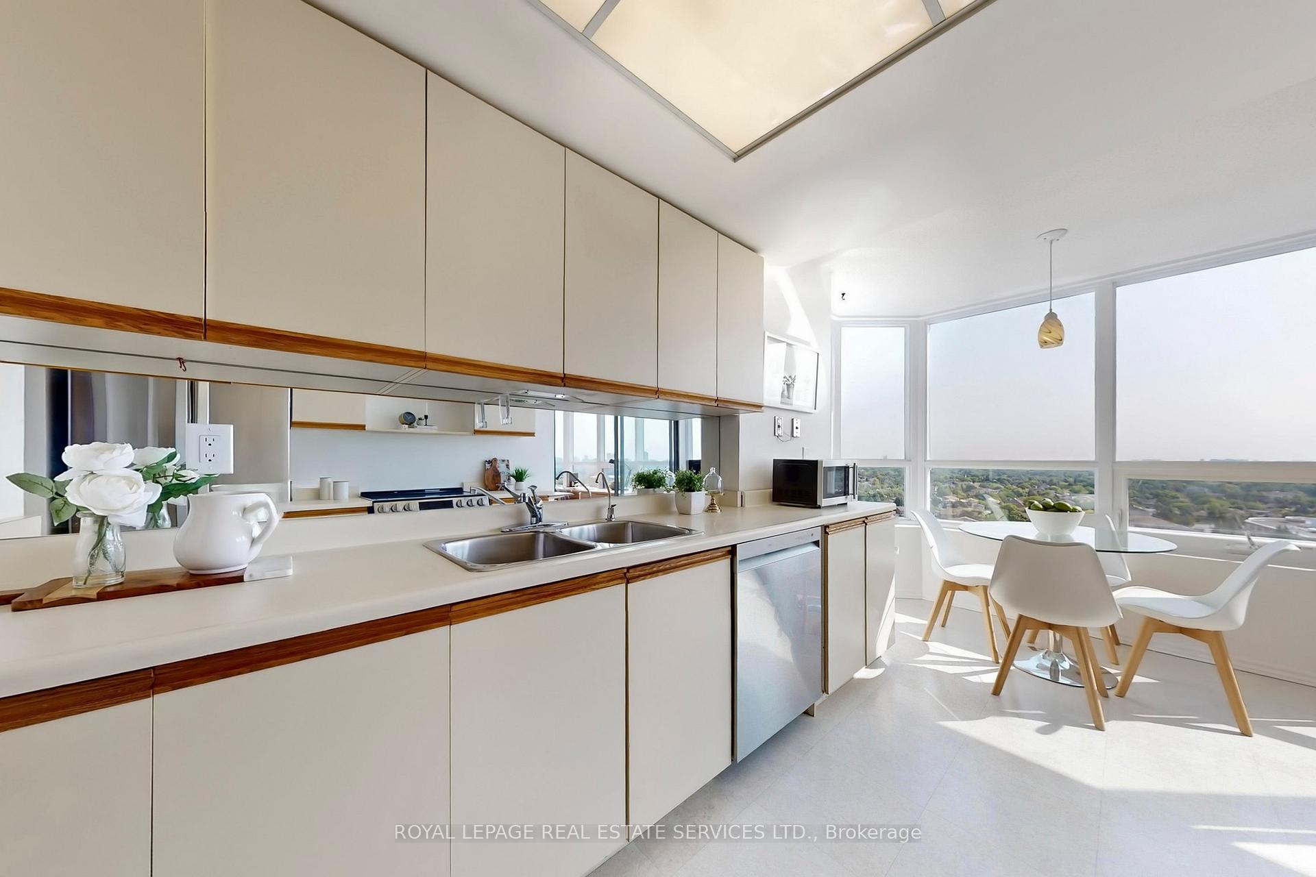 Photo 19 of Unit 1201, 7601 Bathurst Street, Vaughan, Crestwood-Springfarm-Yorkhill — HOMEH