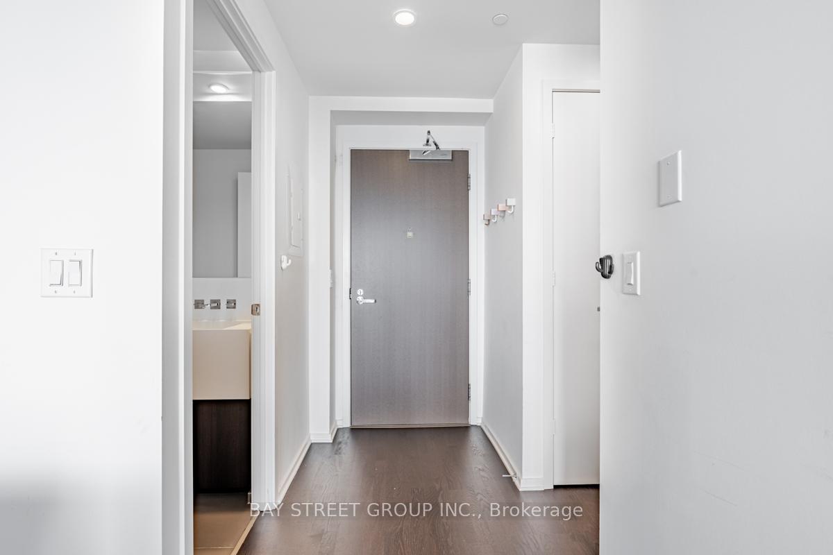 Photo 5 of Unit 5105, 1 Bloor Street E, Toronto, Church-Yonge Corridor — HOMEH