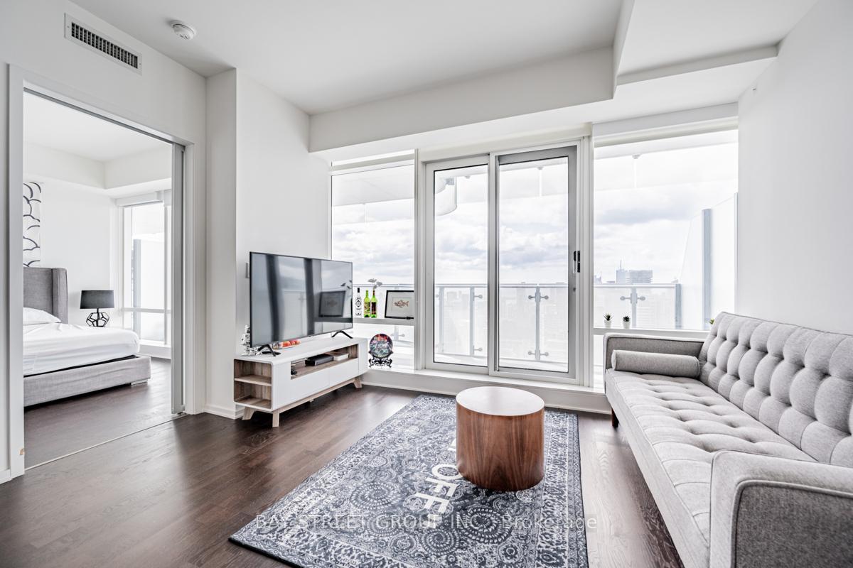 Photo 9 of Unit 5105, 1 Bloor Street E, Toronto, Church-Yonge Corridor — HOMEH