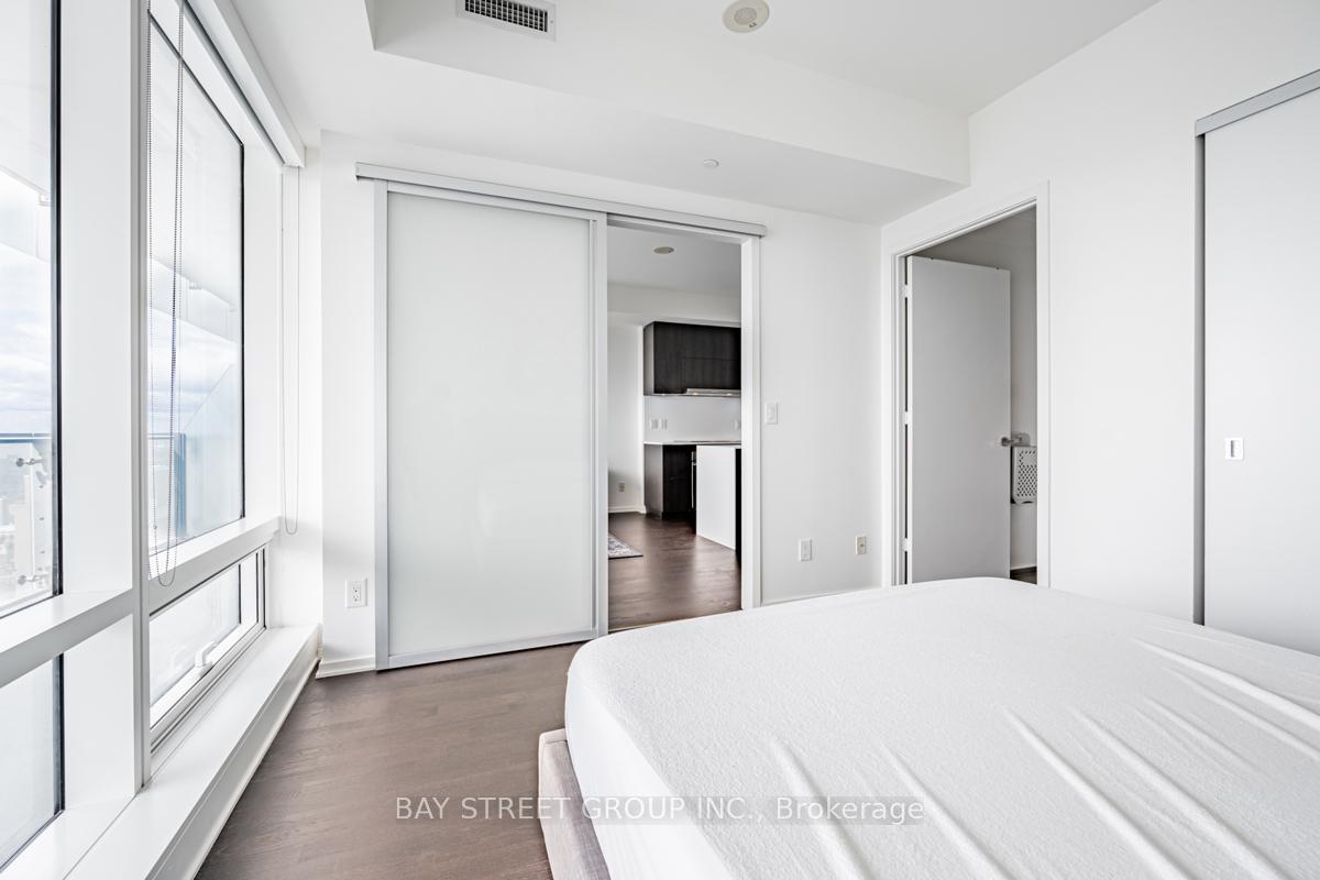 Photo 11 of Unit 5105, 1 Bloor Street E, Toronto, Church-Yonge Corridor — HOMEH