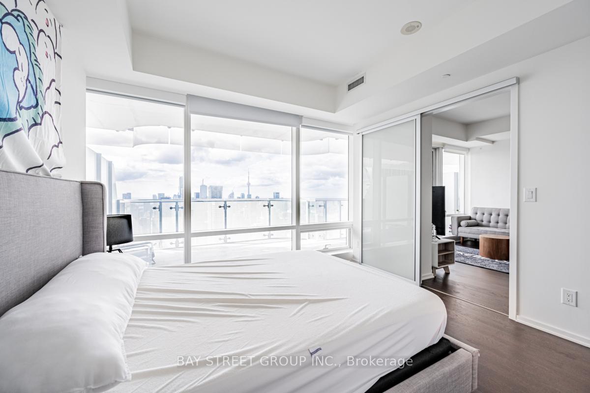 Photo 17 of Unit 5105, 1 Bloor Street E, Toronto, Church-Yonge Corridor — HOMEH