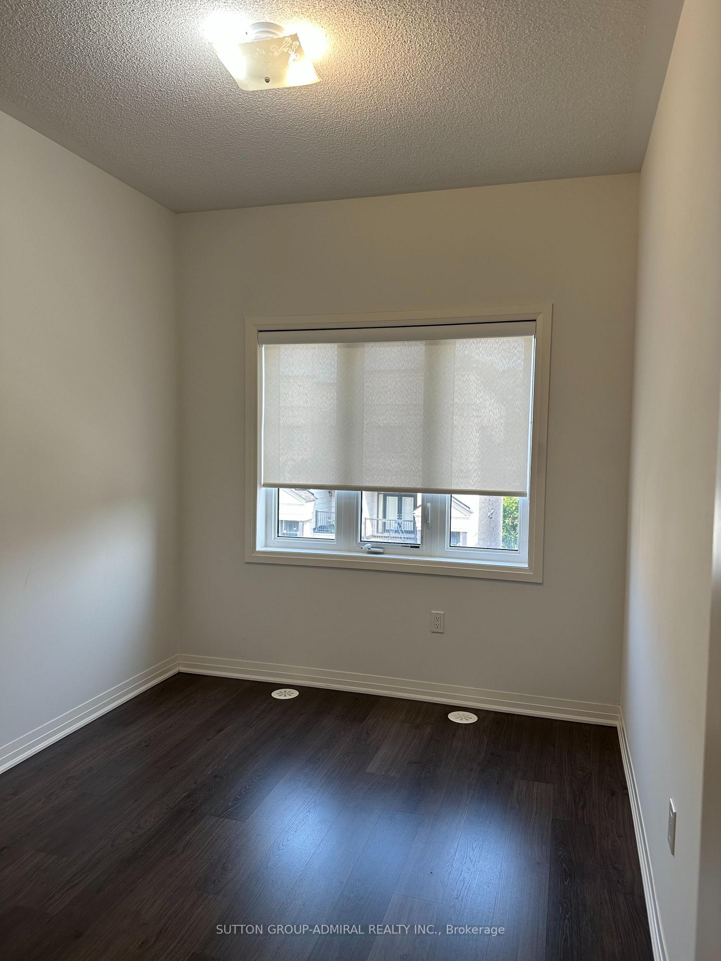 Photo 4 of 11 Arianna Crescent, Vaughan, Patterson — HOMEH