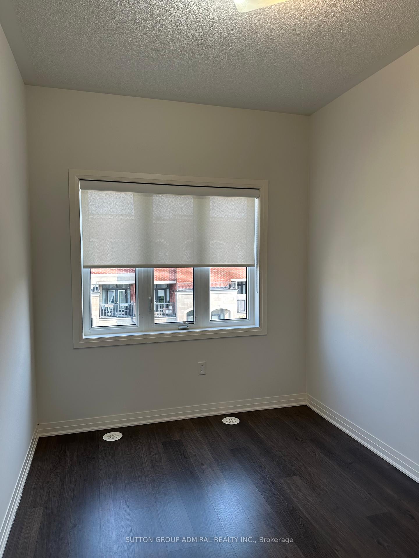 Photo 5 of 11 Arianna Crescent, Vaughan, Patterson — HOMEH