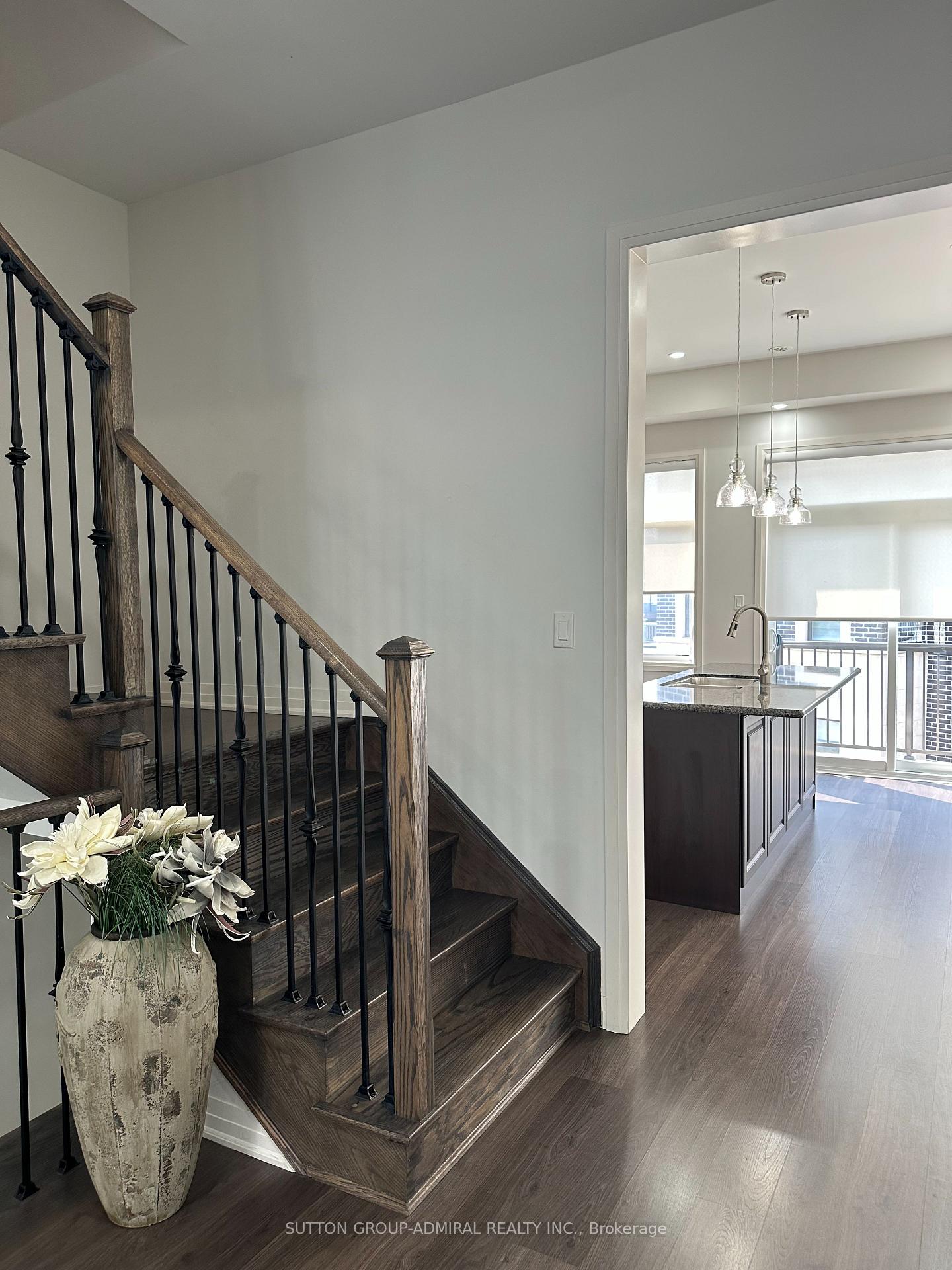Photo 17 of 11 Arianna Crescent, Vaughan, Patterson — HOMEH