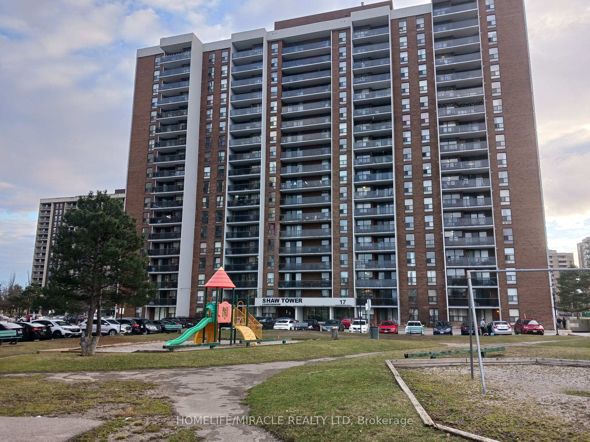 Photo 1 of Unit 410, 17 KnightsBridge Road, Brampton, Queen Street Corridor — HOMEH