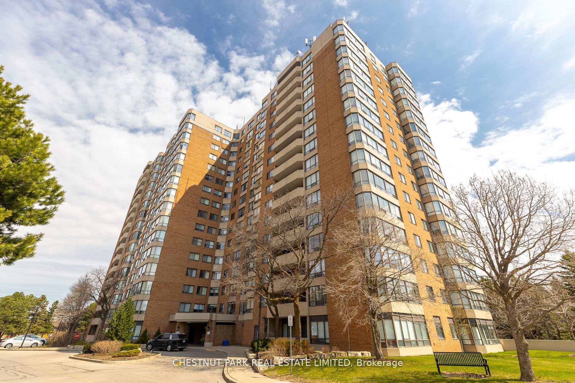Front of Unit 1109, 7601 Bathurst Street