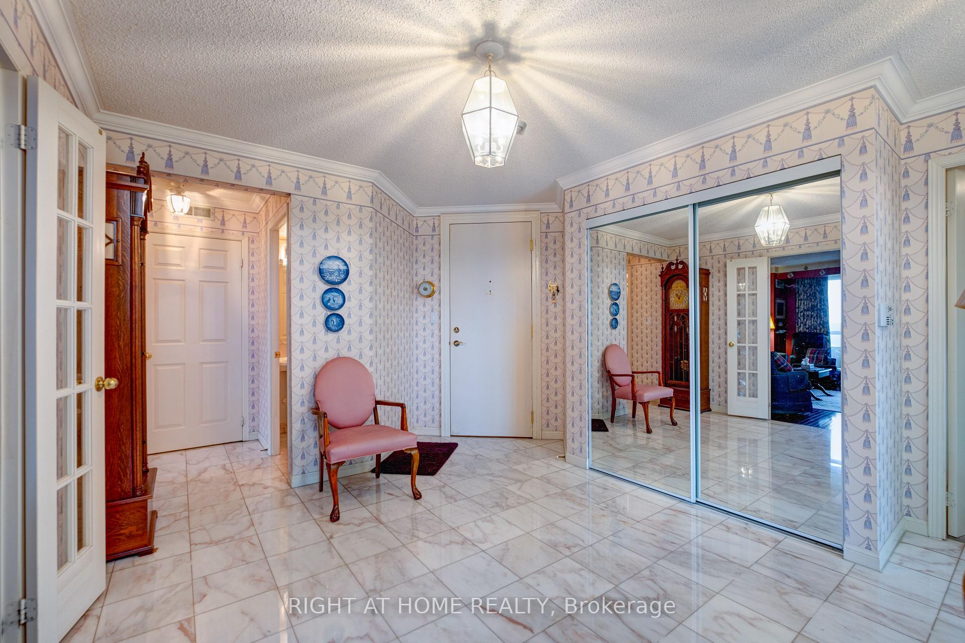 Photo 7 of Unit 914, 610 Bullock Drive, Markham, Markville — HOMEH