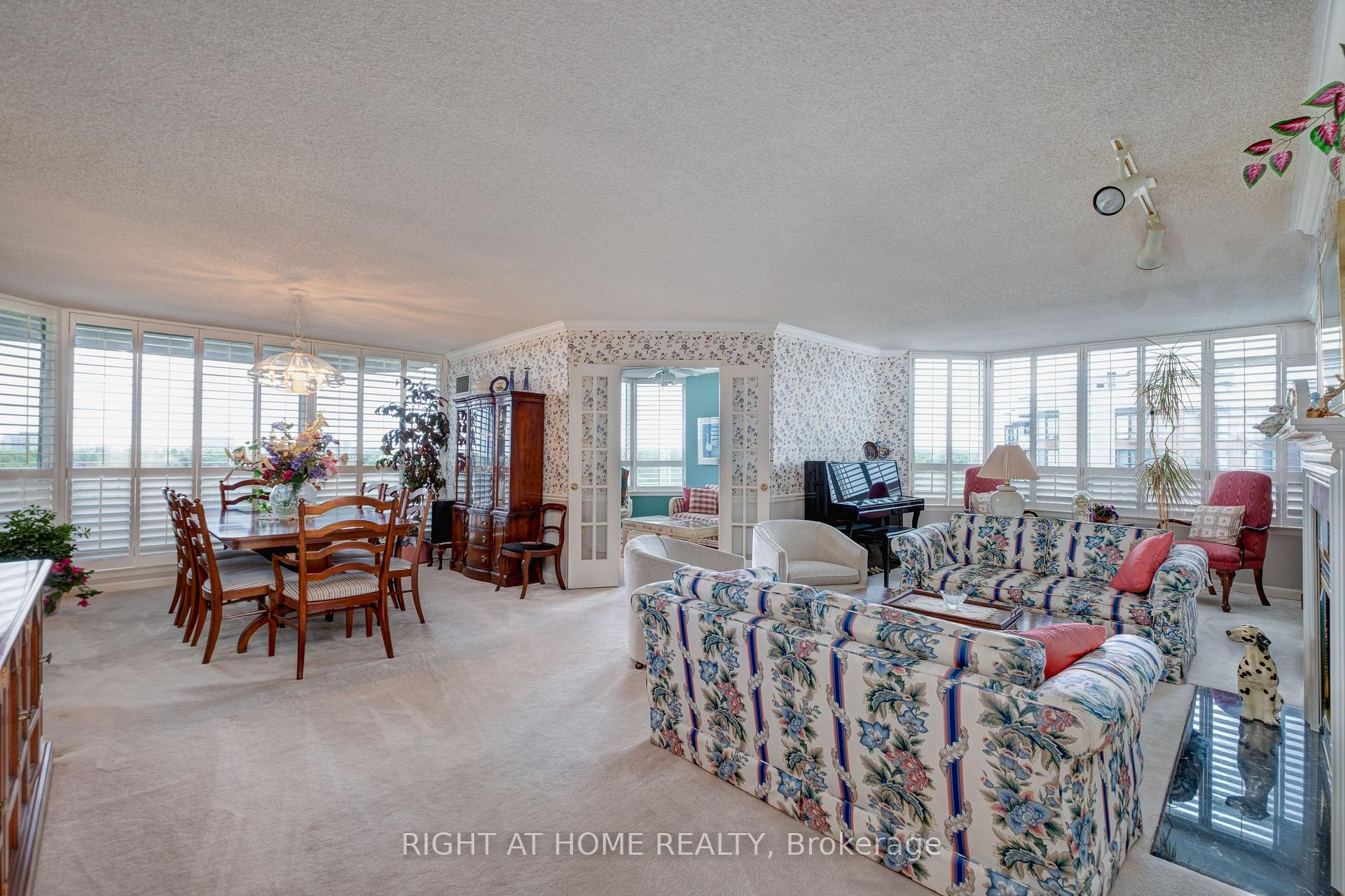 Photo 16 of Unit 914, 610 Bullock Drive, Markham, Markville — HOMEH