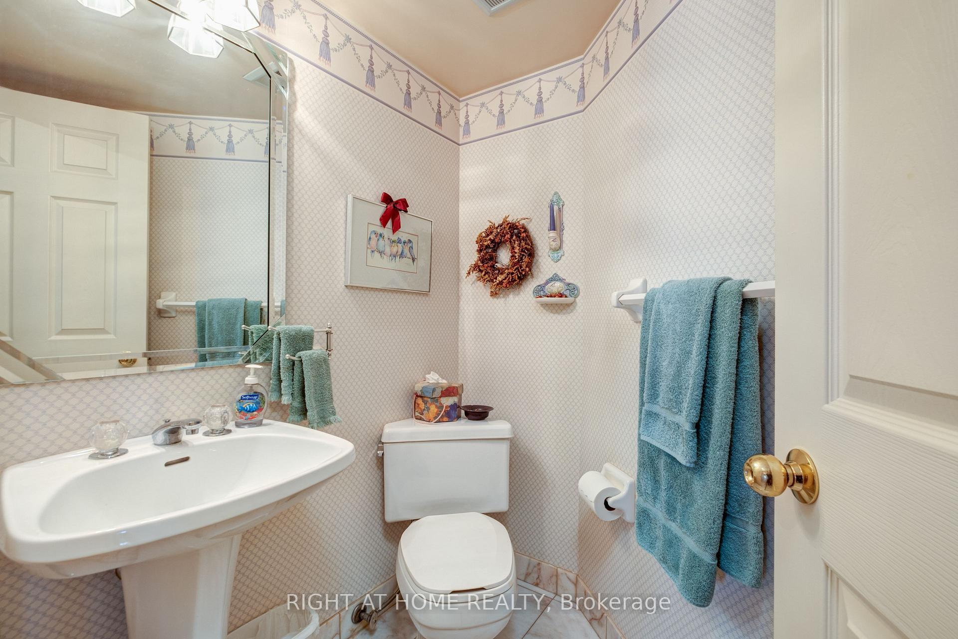 Photo 33 of Unit 914, 610 Bullock Drive, Markham, Markville — HOMEH