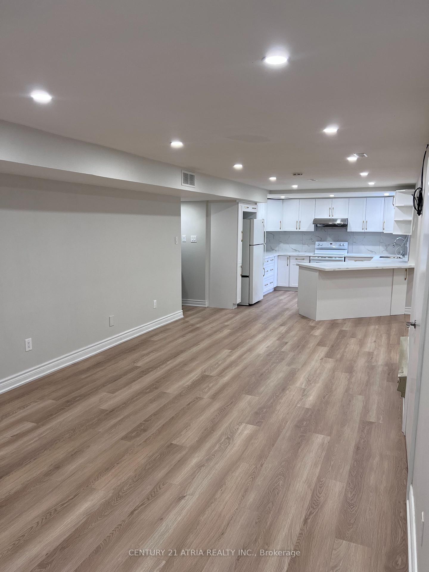 Front of Unit Lower, 118 Beckenridge Drive