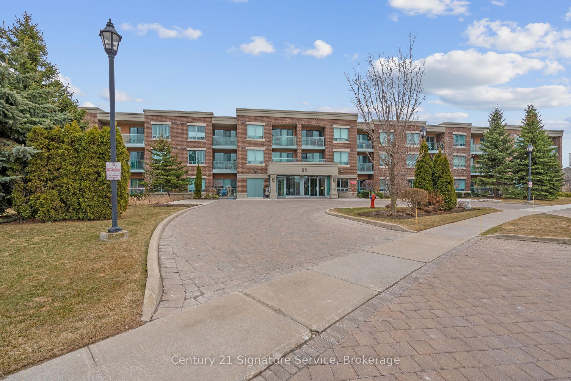 Photo 3 of Unit 212, 25 Via Rosedale Way, Brampton, Sandringham-Wellington — HOMEH