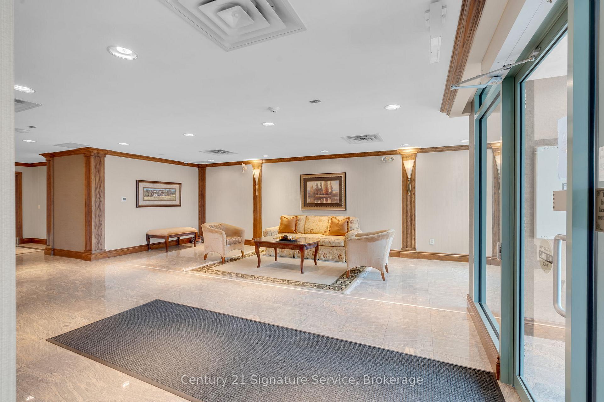 Photo 5 of Unit 212, 25 Via Rosedale Way, Brampton, Sandringham-Wellington — HOMEH