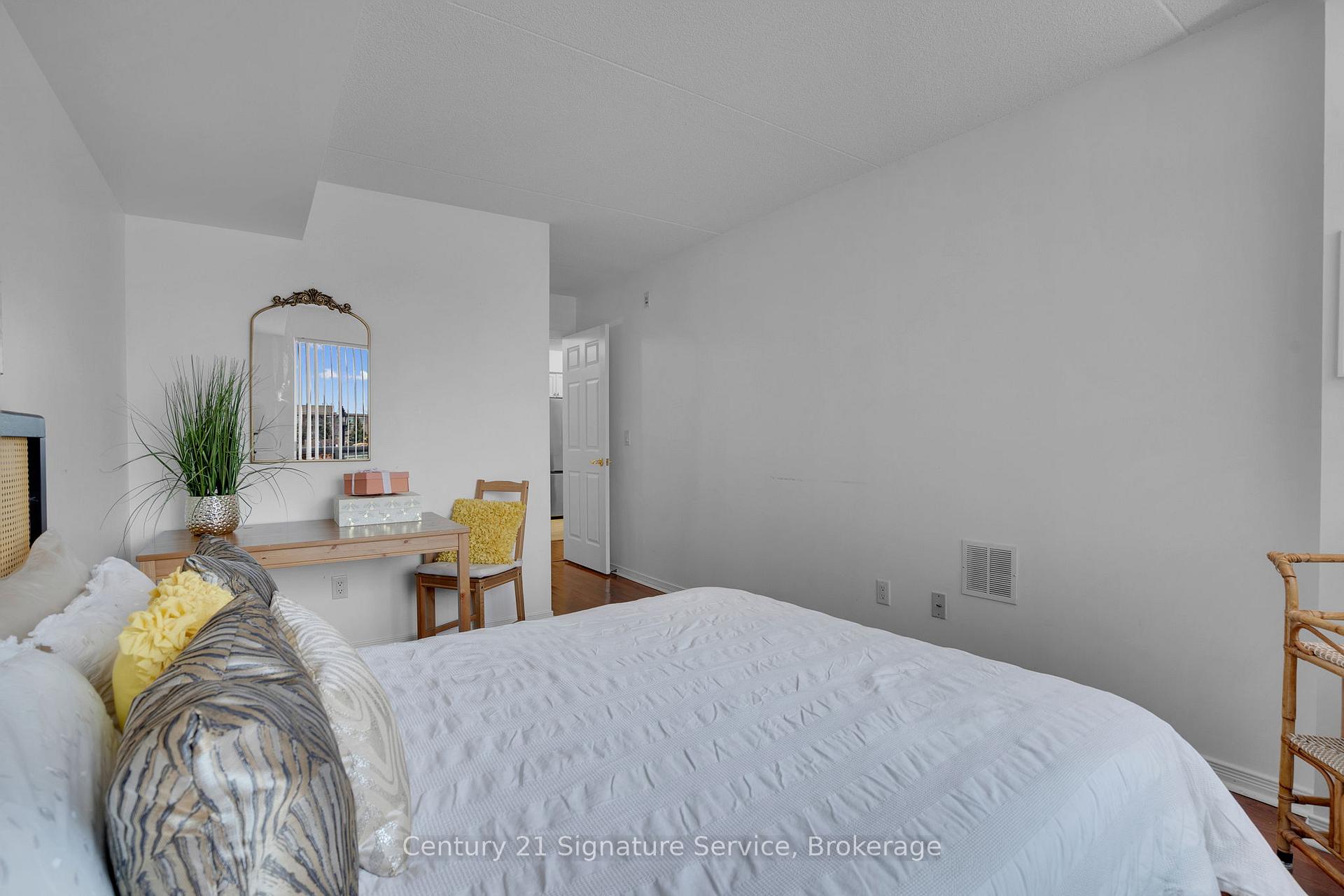 Photo 16 of Unit 212, 25 Via Rosedale Way, Brampton, Sandringham-Wellington — HOMEH
