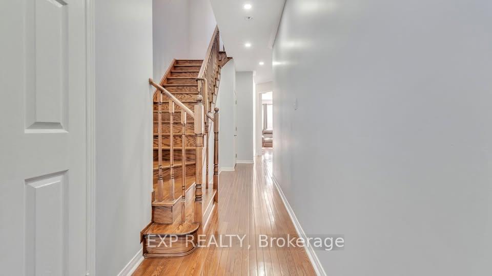 Photo 2 of 28 Coleluke Lane, Markham, Middlefield — HOMEH