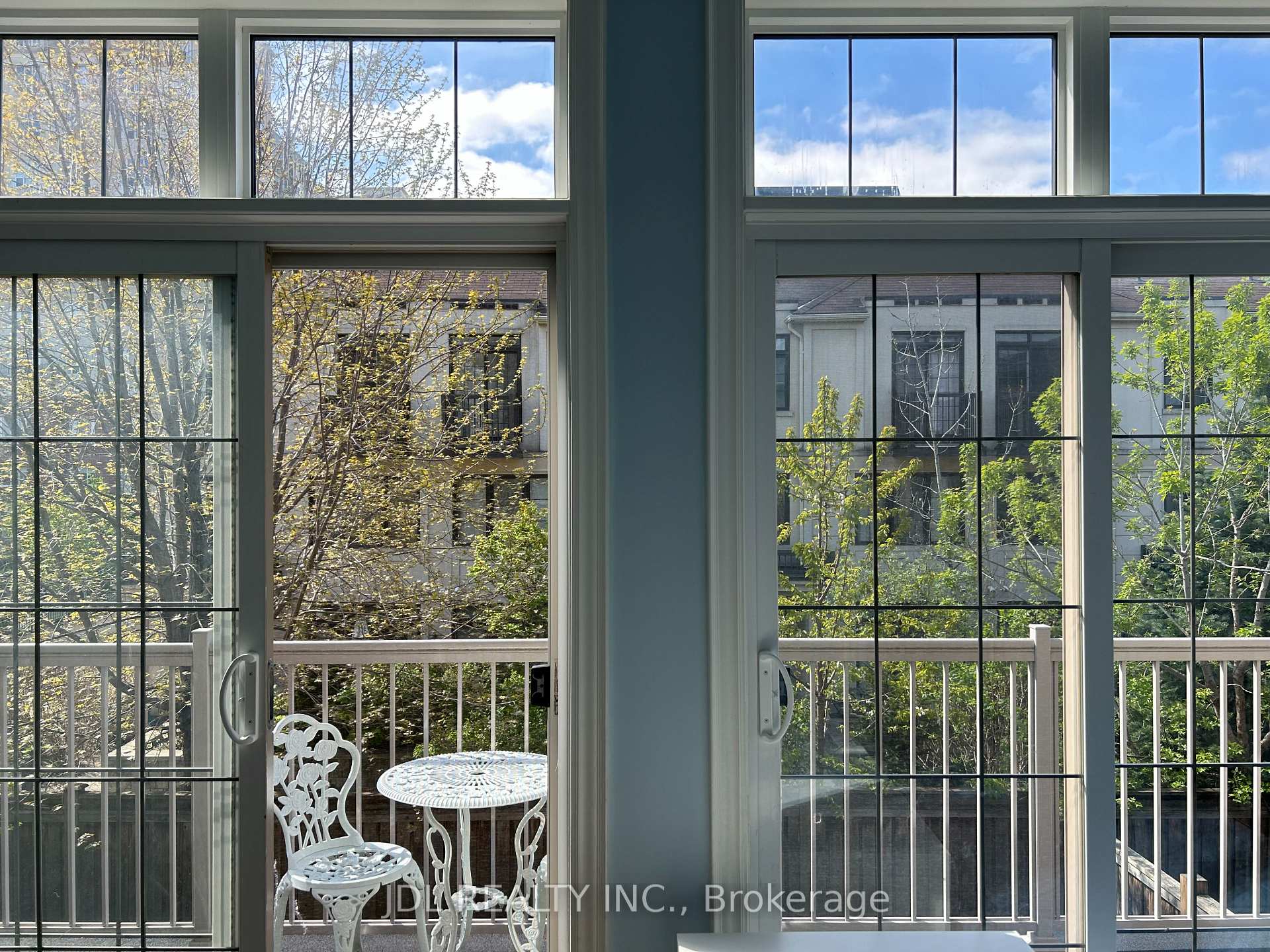 Photo 3 of Unit Unit AAA, 197 Townsgate Dr., Markham, Thornhill — HOMEH