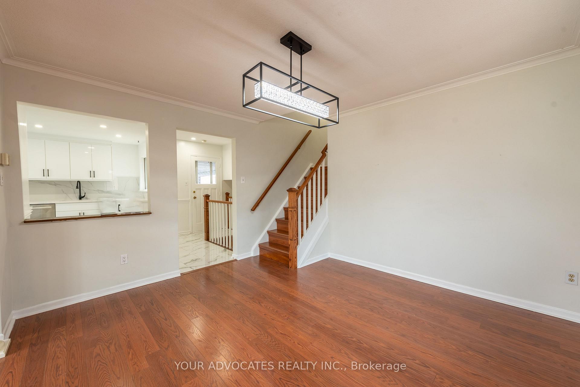 Photo 10 of 7 Pringle Avenue, Markham, Markham Village — HOMEH